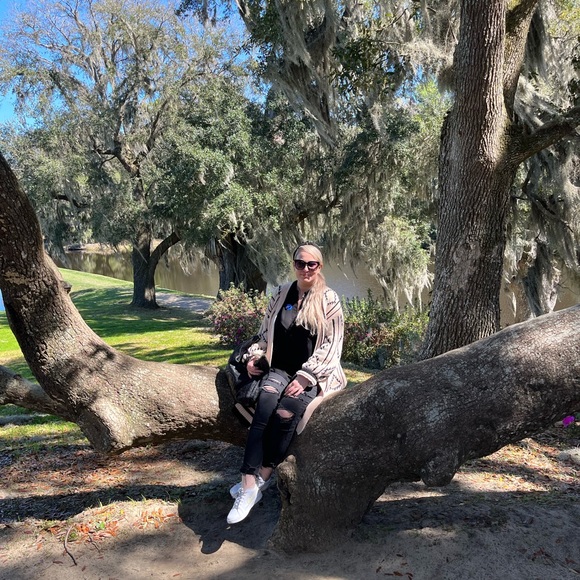 Meet your Posher, Holly - Picture 4 of 5